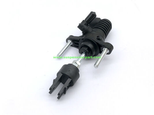 OEM 31420-0K012 31420-0K011 31420-0K013 CLUTCH MASTER CYLINDER FOR TOYOTA HILUX